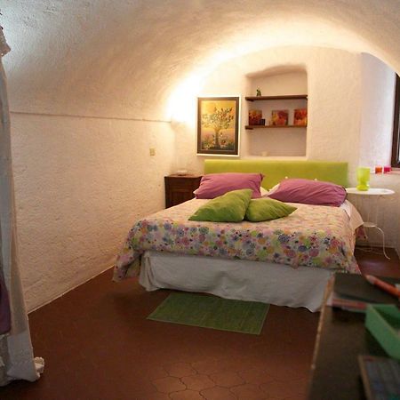 Appartamento Le Violette Dolceacqua Eksteriør bilde