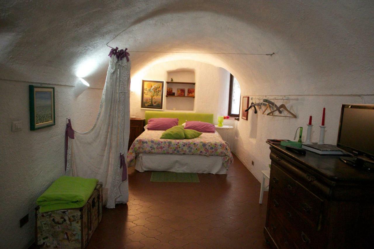 Appartamento Le Violette Dolceacqua Eksteriør bilde